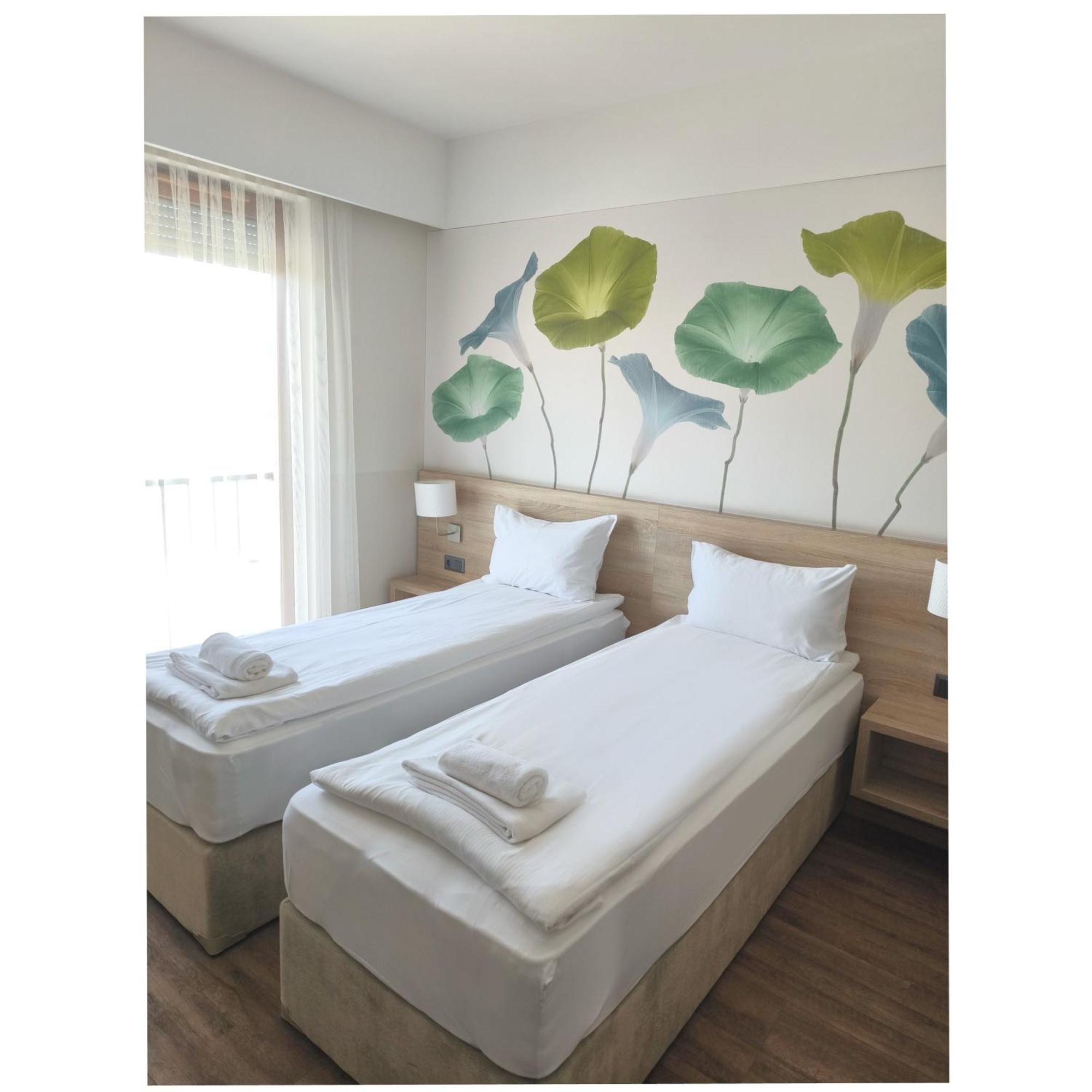 Family-Hotel Balástya 外观 照片