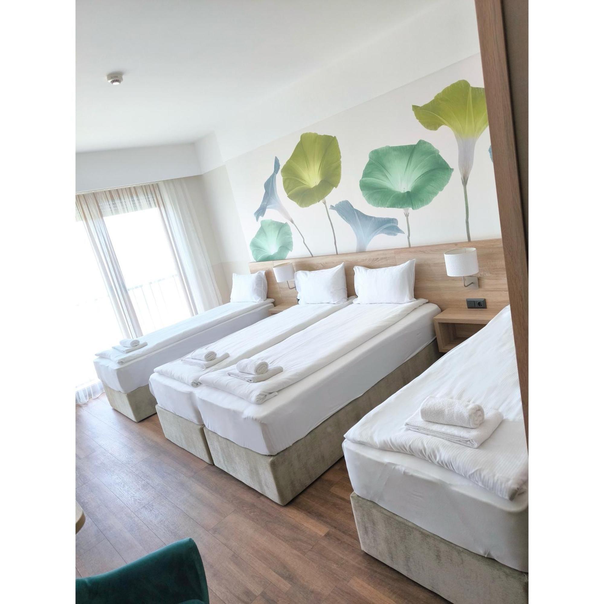 Family-Hotel Balástya 外观 照片